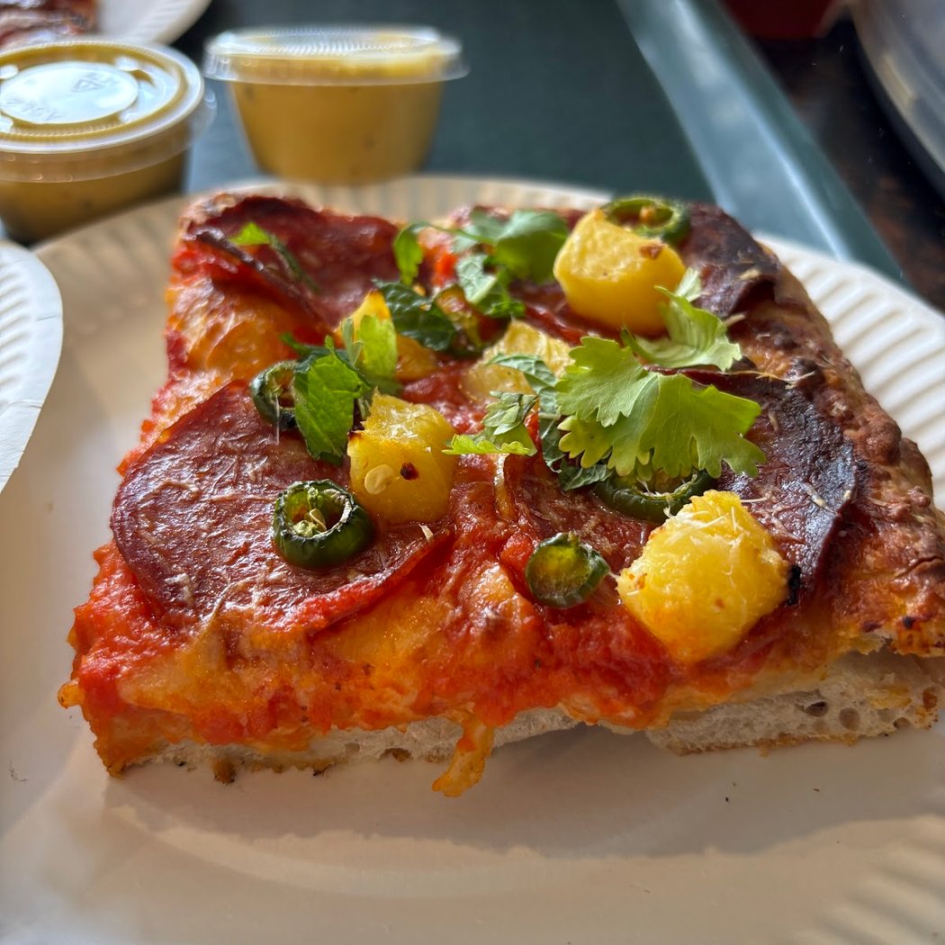 Ellie's Pizzeria 3